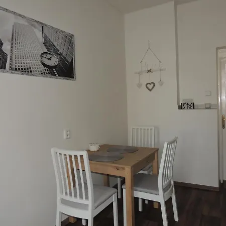 Apartamento černý Tulipán - 4 Plzeň