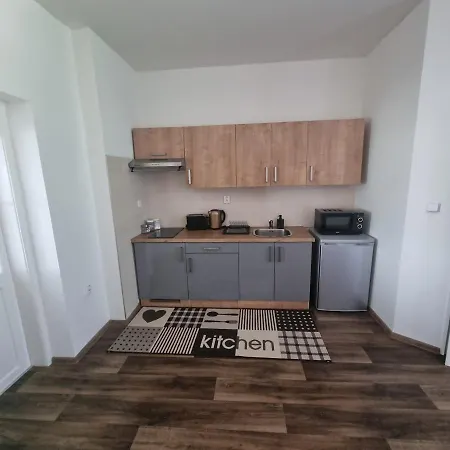Apartamento černý Tulipán - 4 Plzeň
