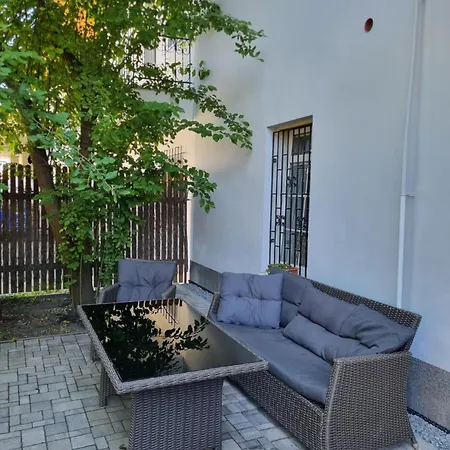 Apartamento černý Tulipán - 4 *
