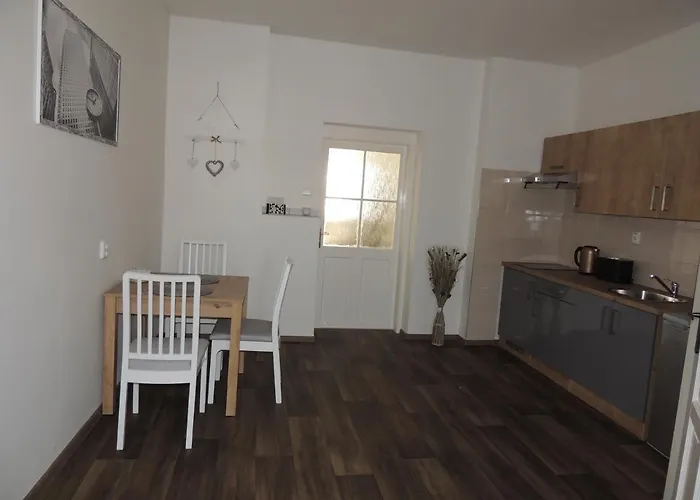 Cerny Tulipan - 4 Lägenhet